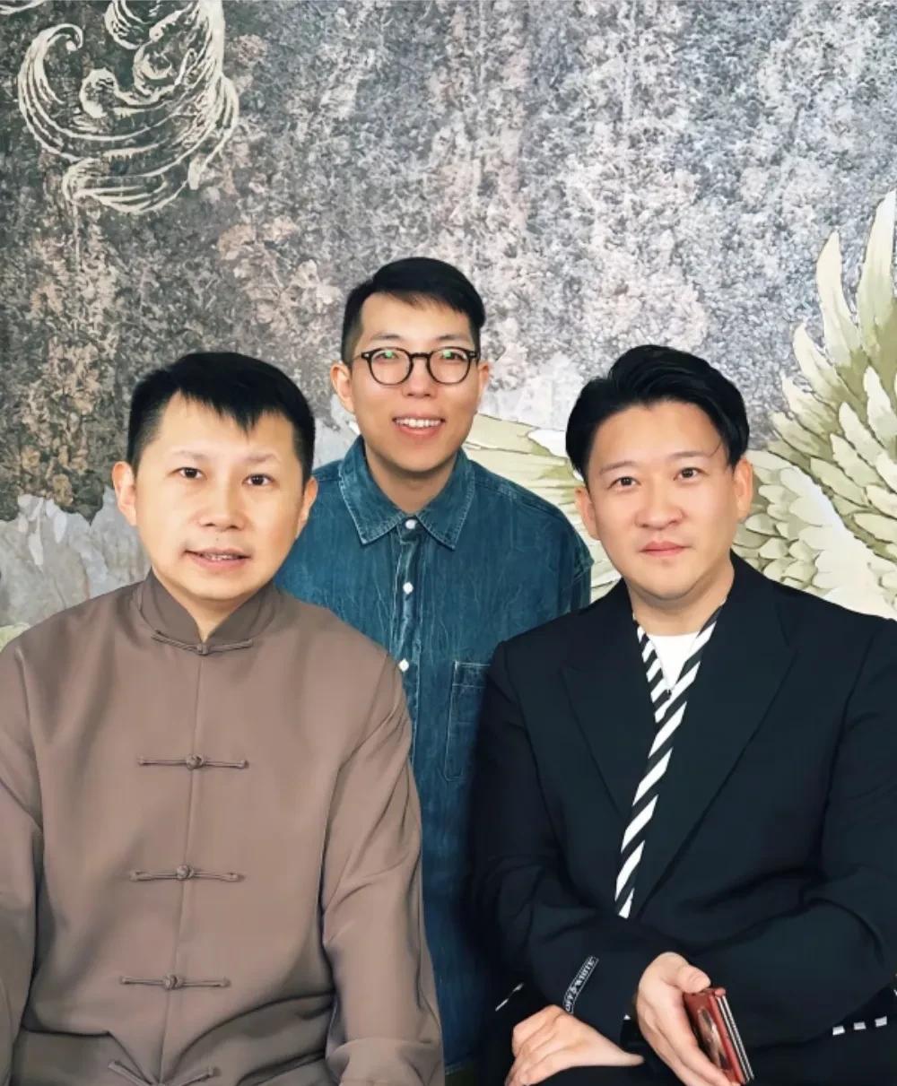 刚刚刷到孙昊在直播，直播的主题为“夏日欢唱会”。
孙昊的个性签名是：“孙昊，听云
