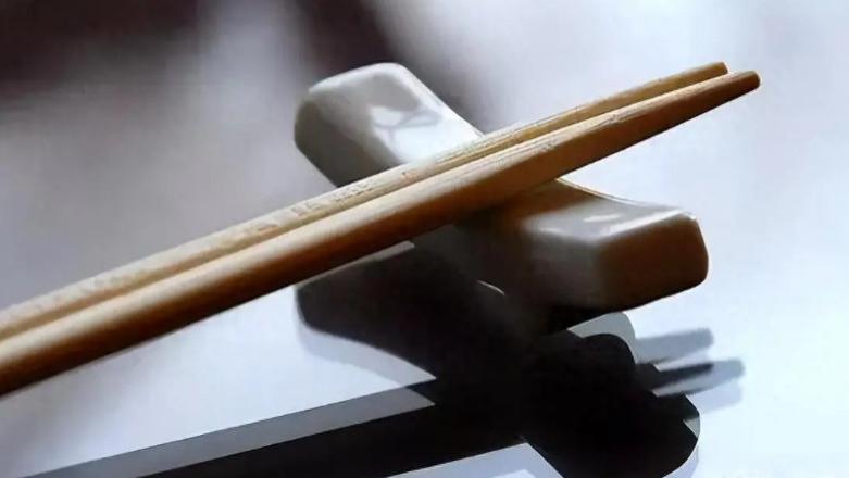 老祖宗的智慧：为啥古代一斤是16两？筷子为啥长7寸6分？答案藏着大讲究！