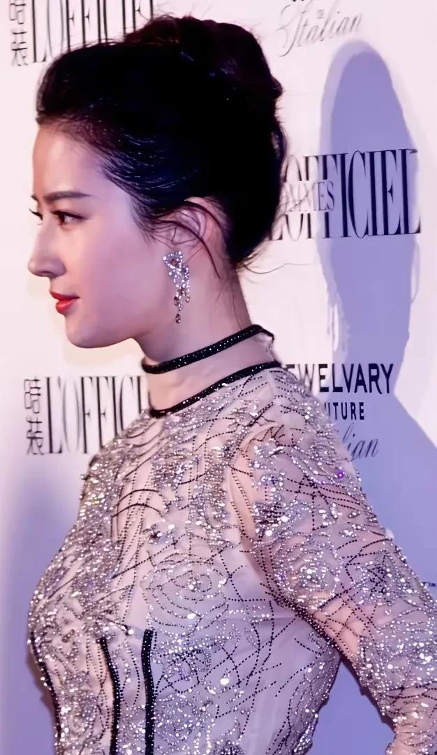 刘亦菲大美人儿
谁能与之媲美？