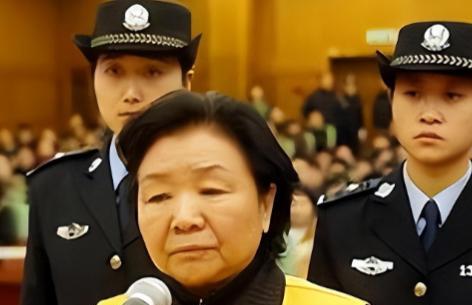 2008年三鹿事件，30万家庭的痛，田文华减刑至2027年出狱，受害者怒吼：“不