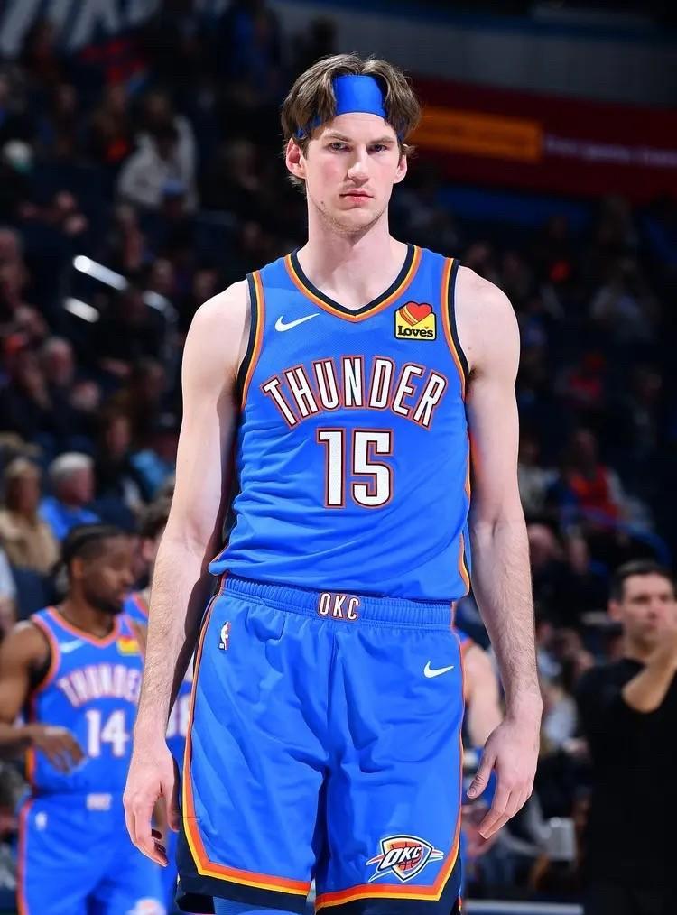 NBA夏季联赛战报：黄蜂109-80大胜雷霆取NBA夏季联赛5连胜，杰伦-希姆斯