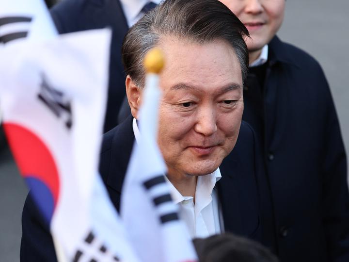 尹锡悦案宣判在即，韩国警方严阵以待