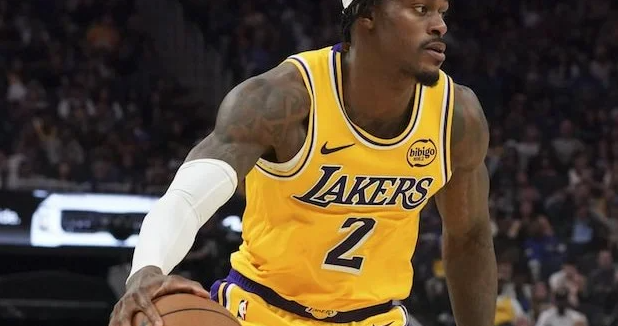 媒体Lakers Nation发布了一则JJ-雷迪克有关贾里德-范德比尔特的采访