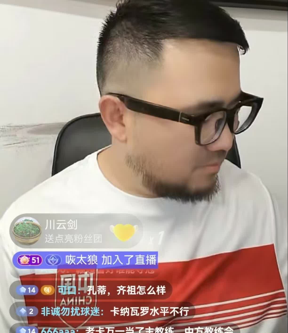 媒体人潘伟力爆了一个料，卡纳瓦罗对这次应聘国足主教练非常有热情。他还准备了在天津