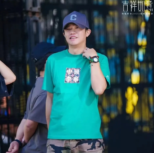 曾毅手表风波，
给娱乐圈的所有艺人提了个醒！
不管你歌唱的再好，也不论你名气有多