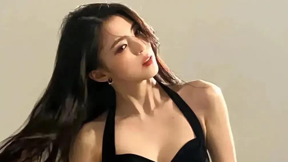 从咖啡店服务员到Netflix女主！韩素希"天然野性美"征服全球观众