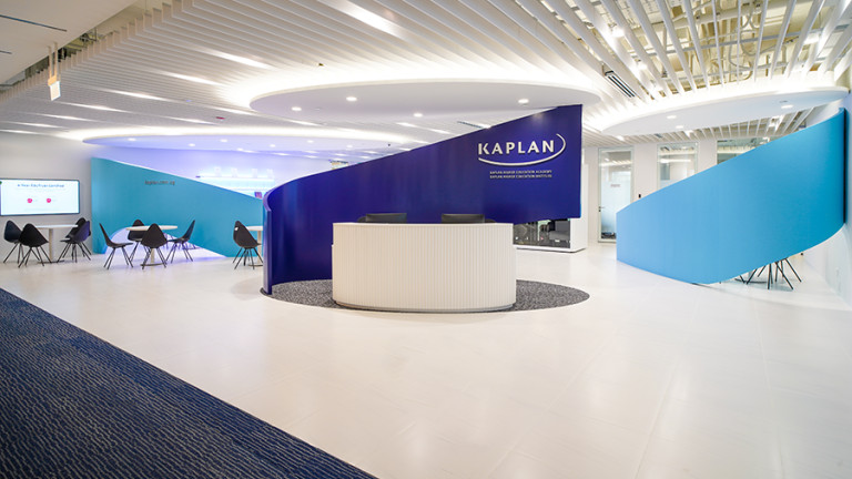 致那些“普娃”家长：与其逼孩子考本科，不如看看新加坡这条捷径