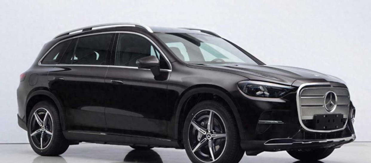 今年开年的车市，被奔驰一记“王炸”搅得热闹非凡。就在2月1日，奔驰官方正式官宣，