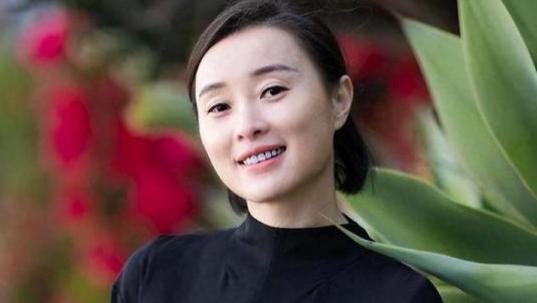 吴越：破茧成蝶，在爱与事业间绽放光芒
