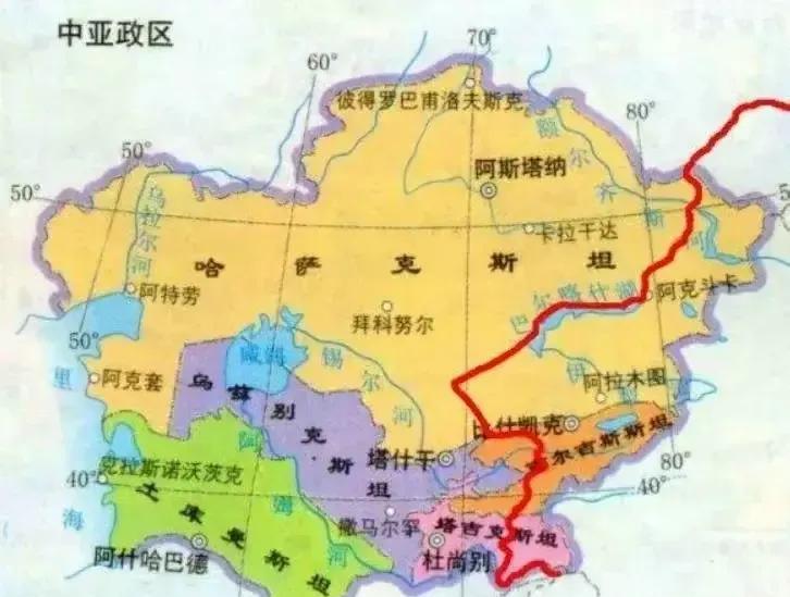 苏联解体，中亚国家纷纷独立建国。  这并非简单的民族自决，而是地缘政治与经济实力