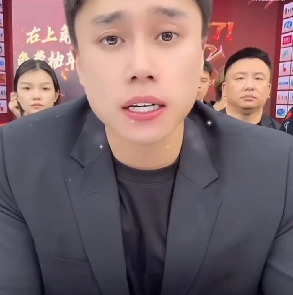 刘二狗因特殊情况提前下播，目前营业额4896万！晚上必须破亿！
        