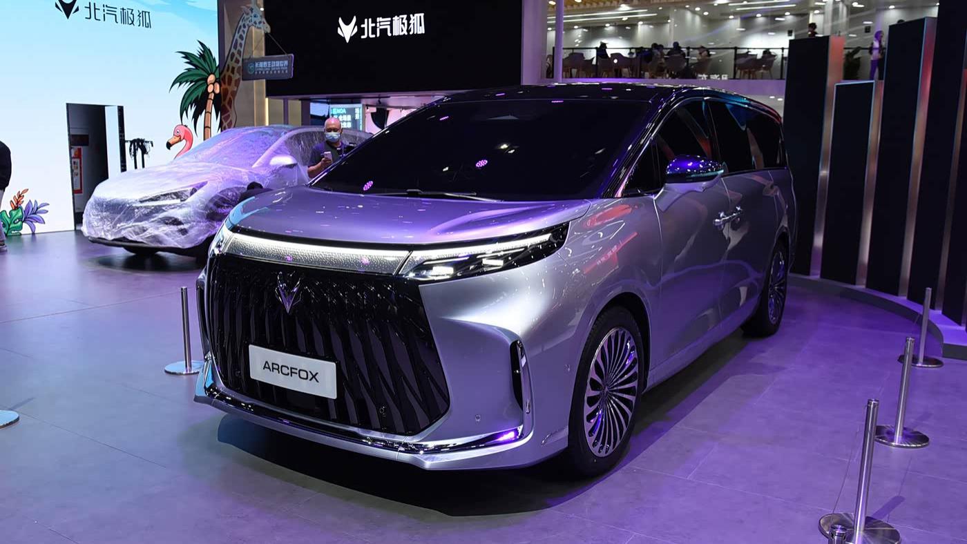 2025广州车展：极狐首款MPV首发亮相！外观豪华，预计配增程动力