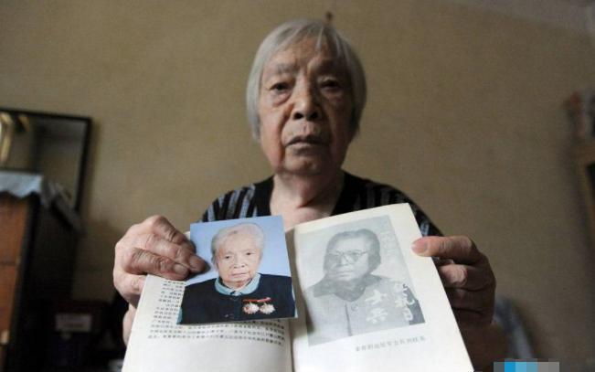[太阳]1942年，廖耀湘听说新22师，有一个女兵活着走出野人山，他很激动，不仅