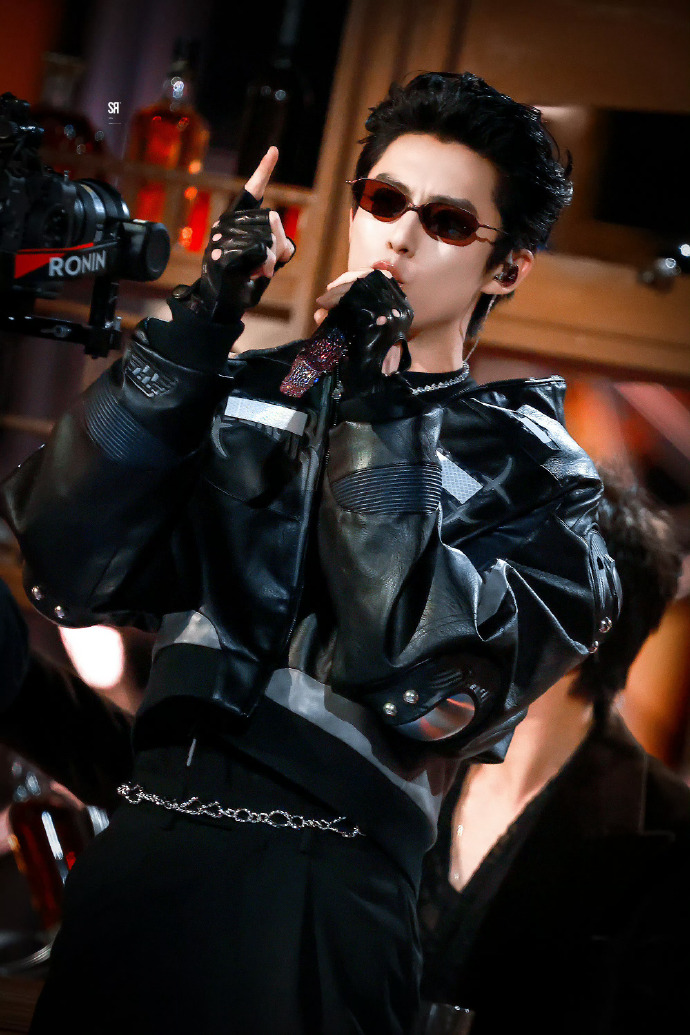 那就燥候王鹤棣的舞台
期待舞台的造型