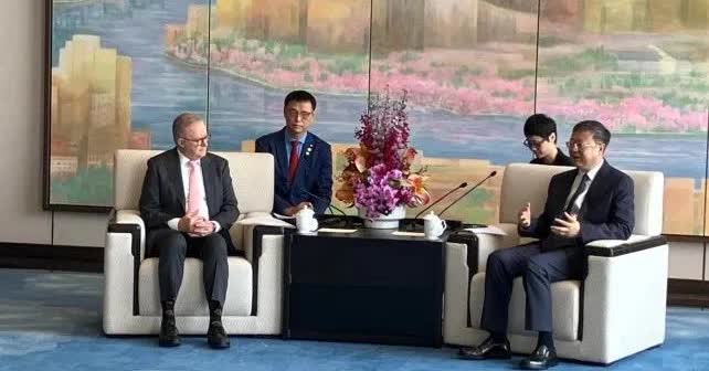 上海会见来访的澳大利亚总理阿尔巴尼斯。 ​​​