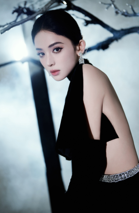 娜扎的美背，就说有没有吸引到你？