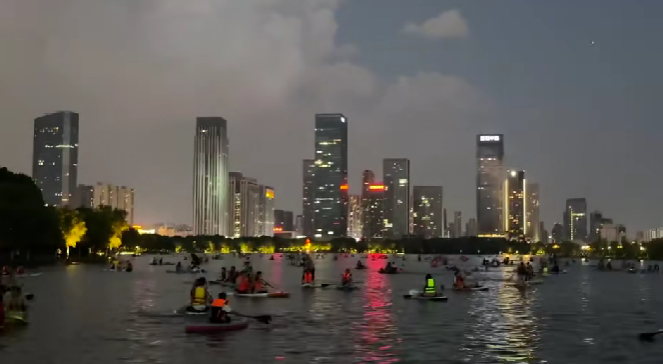 太热闹！  合肥天鹅湖版“佛罗里达”！