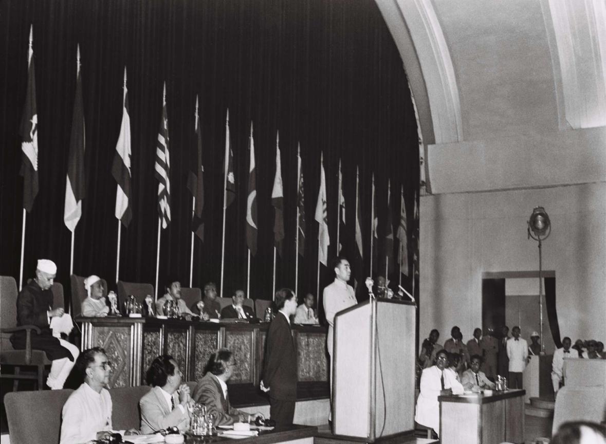 1956年，一名外国记者问周总理：若蒋介石带着台湾回归中国，会怎么安排，会不会考