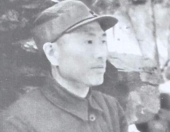 新中国成立后，第一批成为大军区司令的12位将军，都是什么军衔？
“1955年初春