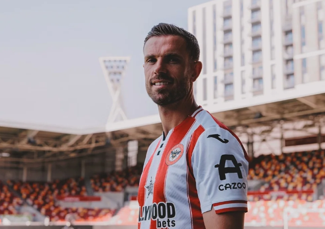 重返英超！官方：曝 前利物浦队长亨德森自由身加盟布伦特福德，签约2年