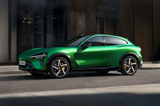 小米首款豪华纯电 SUV YU7 上市，25.35 万 - 32.99 万元起。