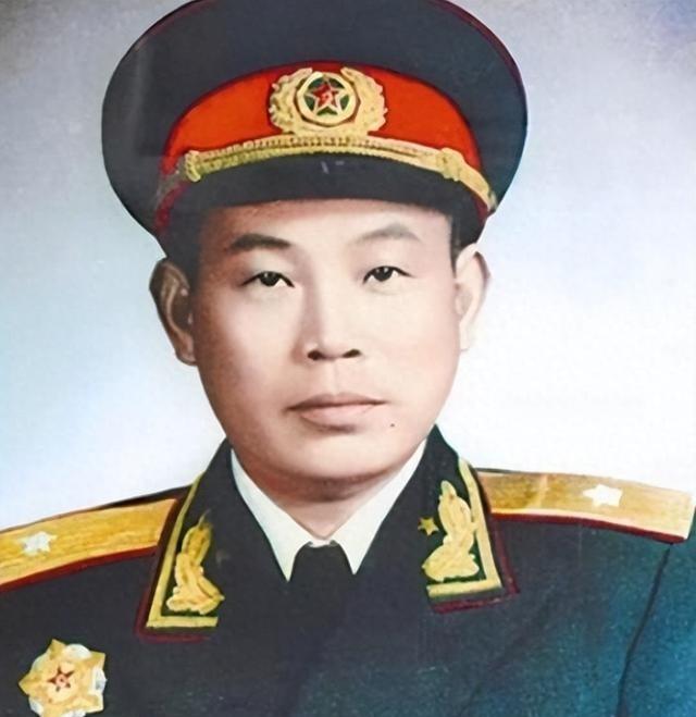 1953年，西康军区司令员刘忠，听说母亲尚在人世，就带妻子回家探亲，回家后，他见
