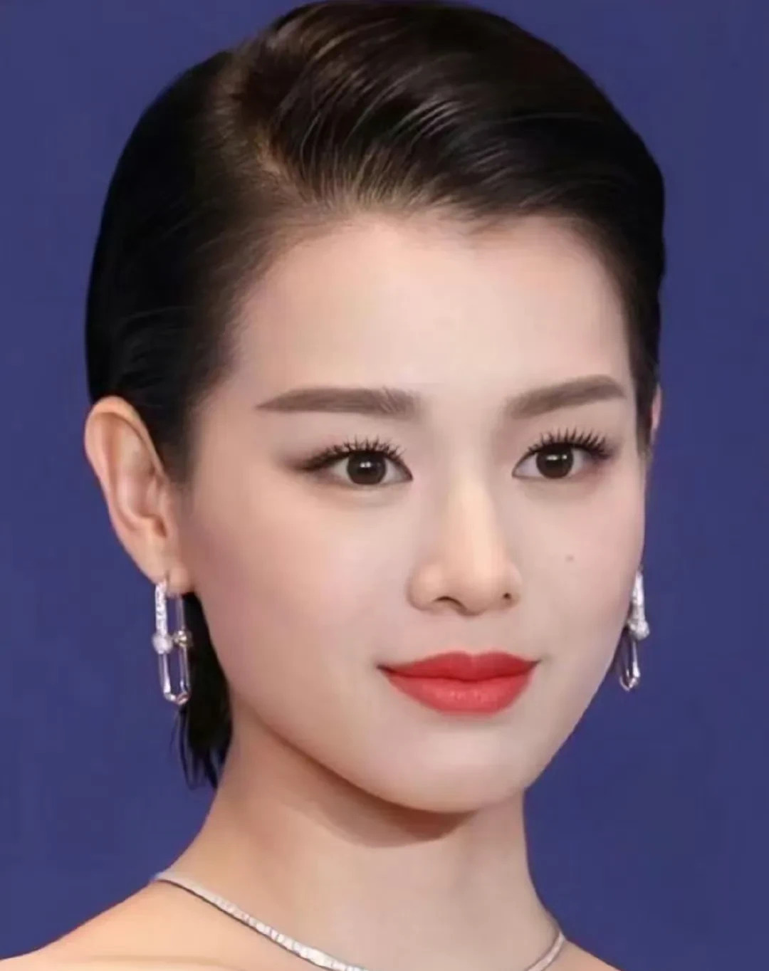 胡杏儿为老公辩护原因











天哪，胡杏儿居然为老公辩护了！这背后