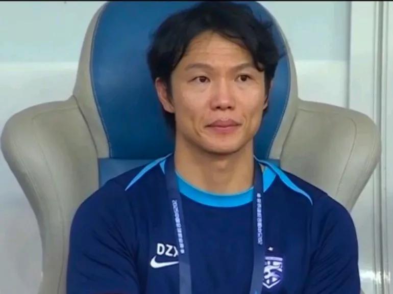 #万能生活指南#
邓卓翔的武汉三镇会像狙杀申花一样狙杀上港吗？
武汉三镇历史与上