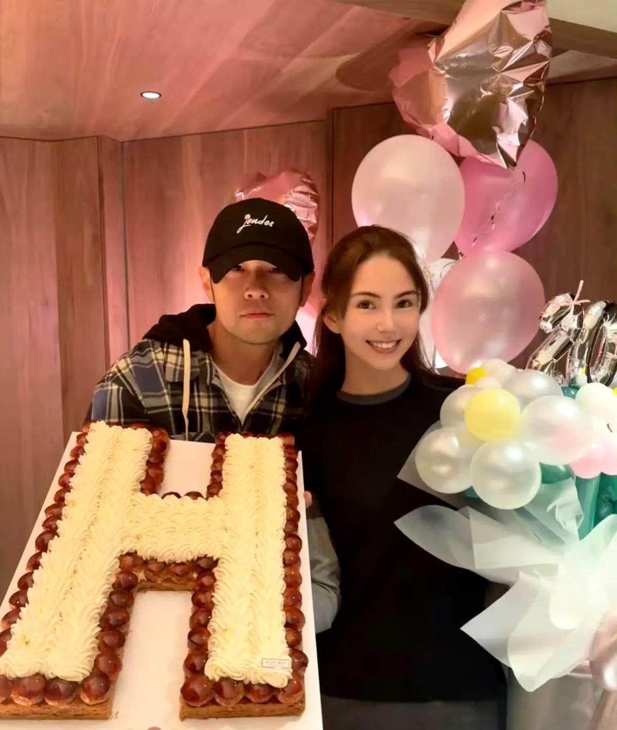 32岁的昆凌和周杰伦已经结婚10年了，两人生了3个孩子，夫妻俩一直都很喜欢小朋友