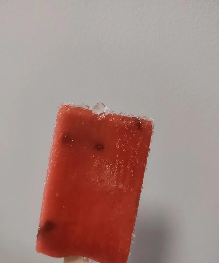 最近有个新型的广告模式，昨天我可是开了眼了。
刷视频的时候，看到一个家长说正在孩