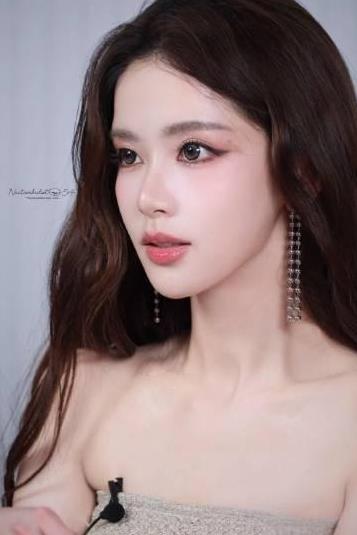 迅猛龙 // 线上很有攻击性的美，线下萌萌嘟
#网红迅猛龙训粉#