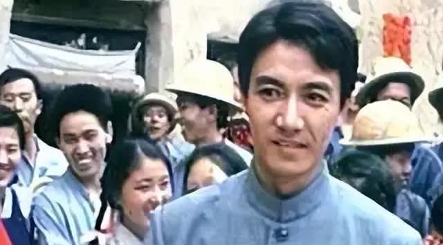 李幼斌与前妻生的儿子李小珂‌40岁未婚

亲生儿子李小珂‌：李幼斌与第一任妻
