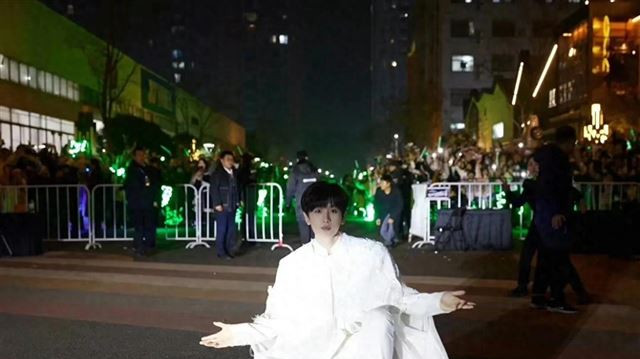 成毅粉丝为什么能上《新华网》？双向奔赴的正确打开方式！
