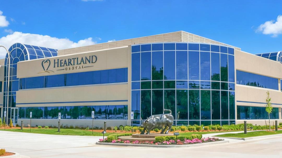 即将突破2000家诊所，全球最大口腔机构如何炼成？