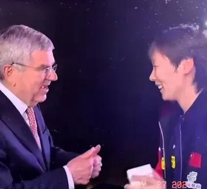 一个是女皇，一个是一字并肩王。老到的巴赫是平衡高手。不过，因为礼物的不同，还是有