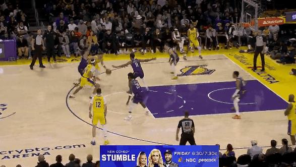 东契奇急停跳投命中已经砍下38分，湖人还落后太阳17分