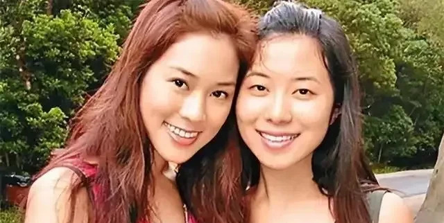 徐子淇妈妈培养女儿嫁豪门











天哪，豪门梦碎！养女儿就为了嫁豪
