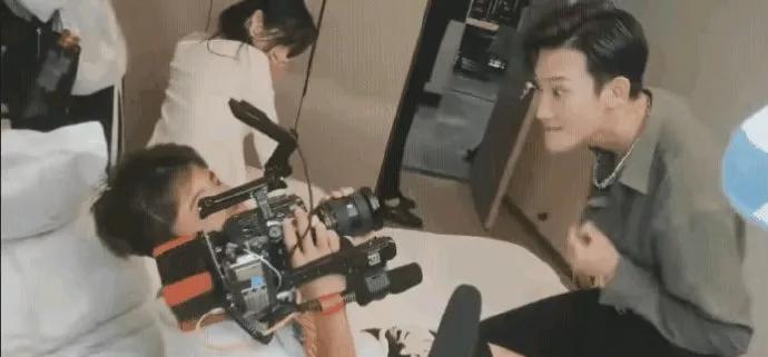 - 救命！原来亲密戏是这么拍的？演员摄影师都太难了
