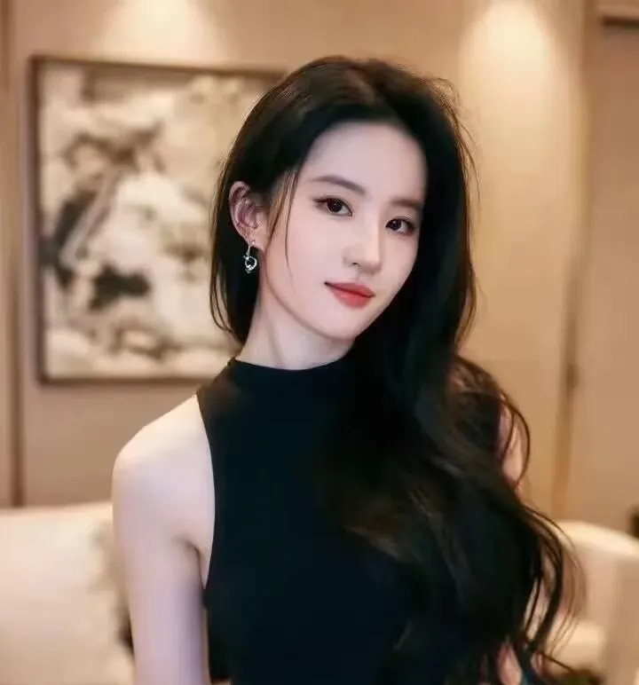 终于知道刘亦菲能火23年的原因了，
不是因为她颜值高，
也不是因为她条件好，而是