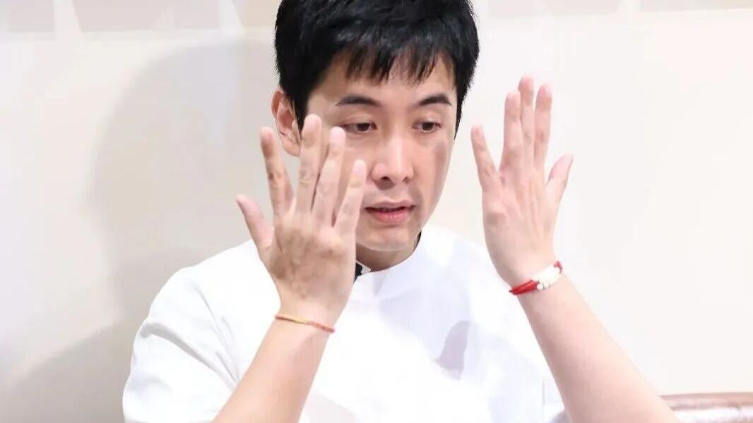 人生低谷！前TVB“偶像小生”父母陆续出事：中年人的崩溃