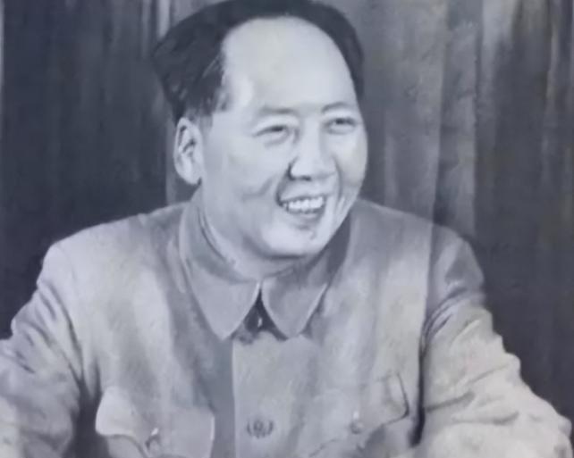 1956年，毛主席接见徐州地委书记时，忽然问他：“四”下面加个“南”是什么字？地