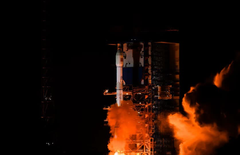 祝贺！发射成功
5月13日2时9分，我国在西昌卫星发射中心使用长征三号丙运载火