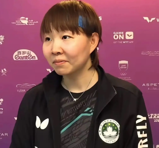 多哈冠军赛朱雨玲带伤逆袭！
新年首日感冒又摔跤，赛场却全然忘却伤痛。面对新对手高