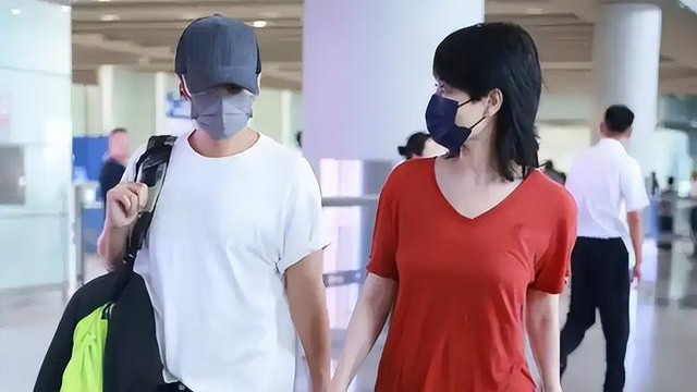 李嫣近照曝光：从唇腭裂天使到自信少女，王菲的育儿观引热议！