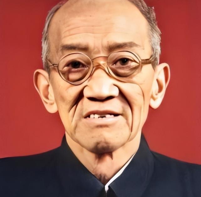 1953年，交换俘虏仪式，一位骨瘦如柴的男子颤颤巍巍向我方走来，他是志愿军60军