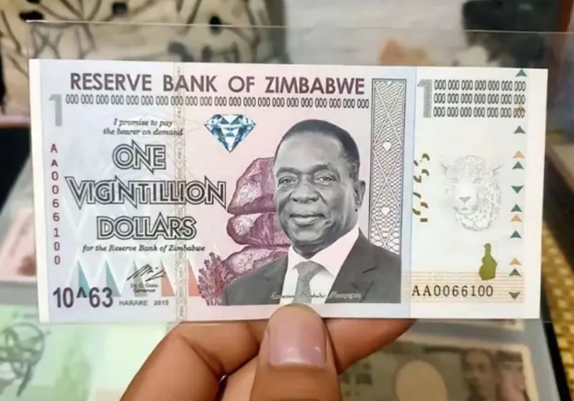 津巴布韦是一个穷得只剩下钱的国家，没有之一，这里的老百姓出门买菜，估计得用卡车来