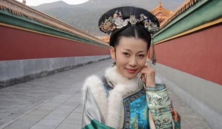 1724年，46岁的雍正翻了48岁齐妃的牌子，太监连忙提醒：“皇上，还有个舒舒觉