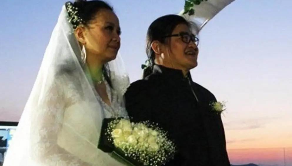 [中国赞]1987年，刘欢对主持人卢璐一见钟情，认识9天后就求婚成功。可是去民政