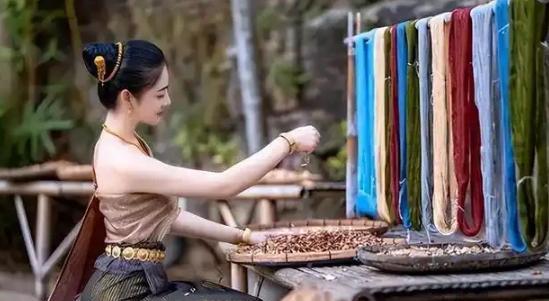 亚洲最穷的国家！中国人去了秒变土豪，当地美女热情似火，争相跟随，走在大街上几乎看