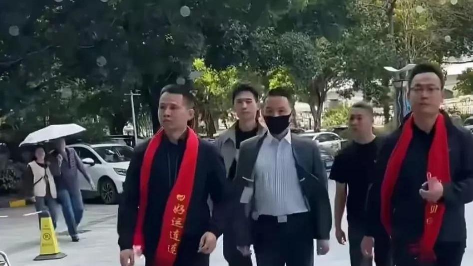 谢浩南母亲为什么不出镜，孙海洋点评一针见血！网友消停些吧？